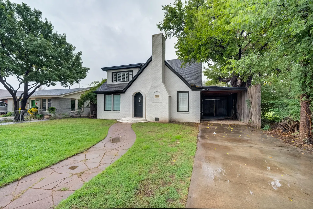 Photo 6 — 2405 21st Street, Lubbock, TX 79411