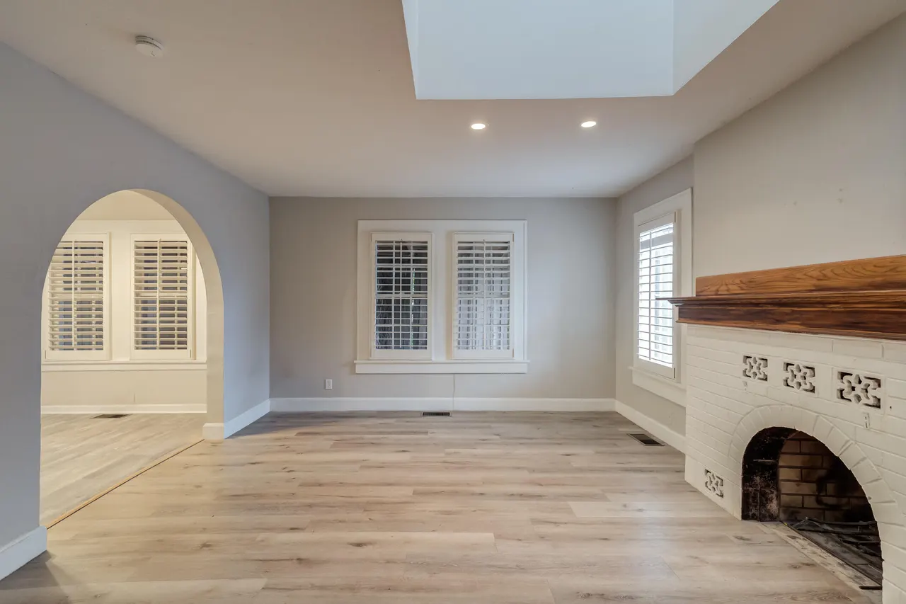 Photo 11 — 2405 21st Street, Lubbock, TX 79411