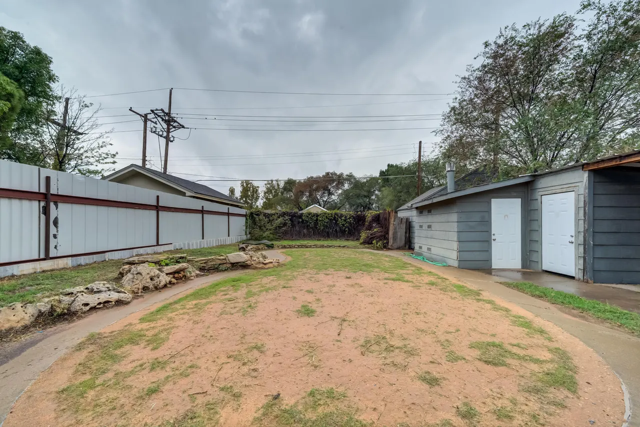 Photo 43 — 2405 21st Street, Lubbock, TX 79411
