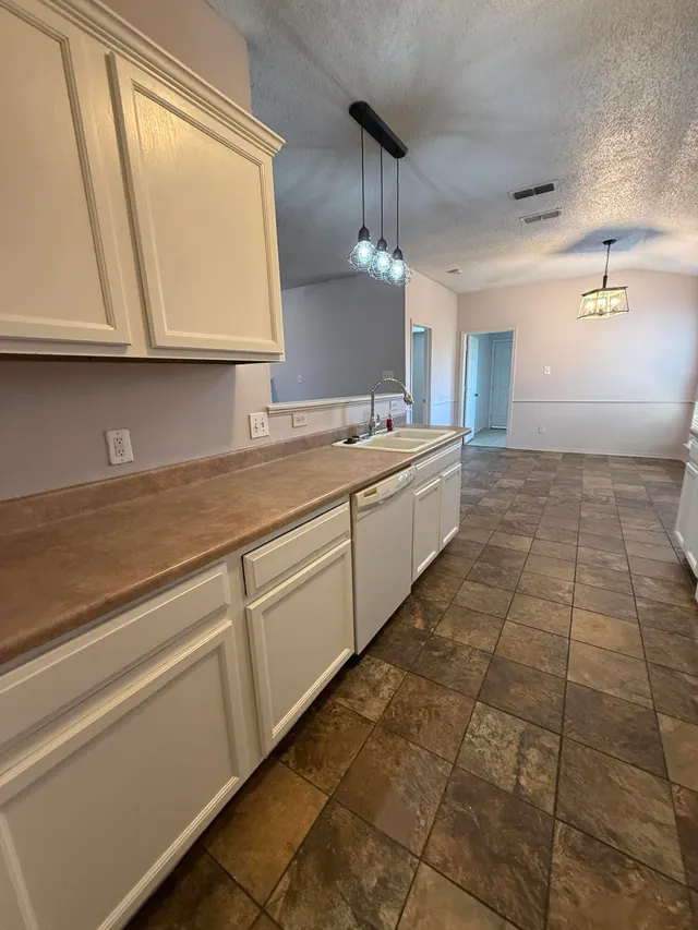 Photo 8 — 6533 86th Street, Lubbock, TX 79424