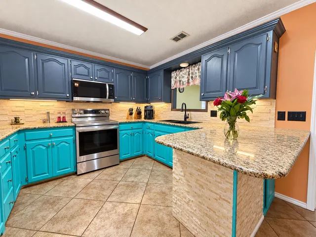 Photo 6 — 5320 68th Street, Lubbock, TX 79424