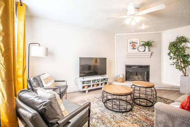 Photo 4 — 5806 6th Street, Lubbock, TX 79416