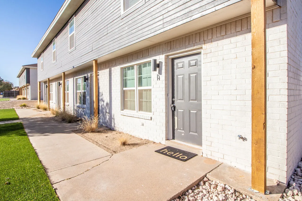 Photo 2 — 5808 6th Street, Lubbock, TX 79416