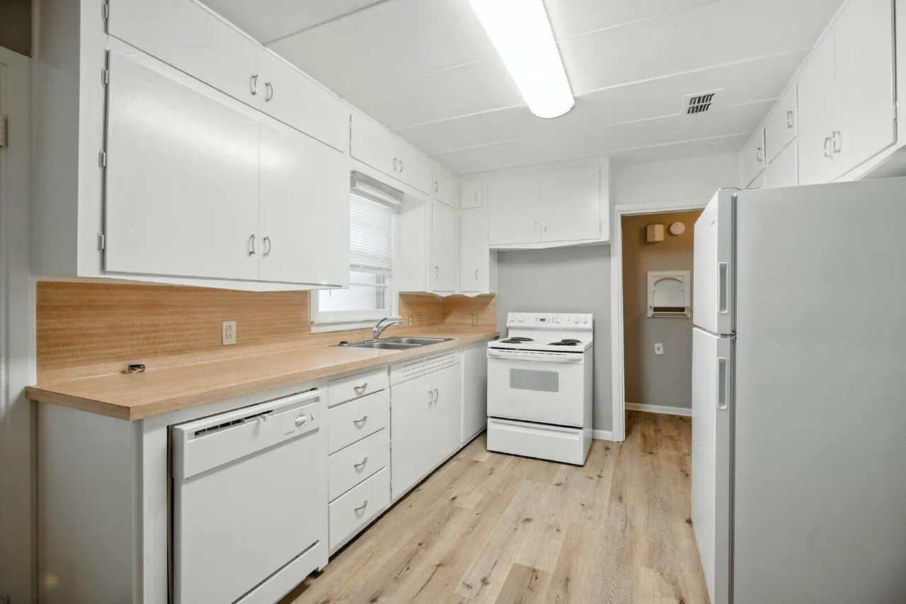 Photo 4 — 4208 42nd Street, Lubbock, TX 79413