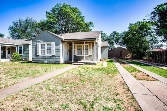 Photo 2 — 2208 20th Street Front, Lubbock, TX 79411
