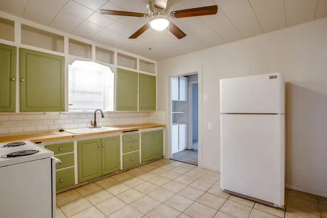 Photo 7 — 2208 20th Street Front, Lubbock, TX 79411
