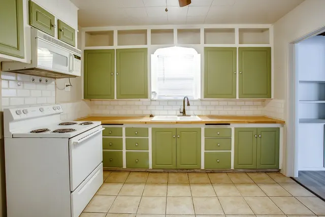 Photo 8 — 2208 20th Street Front, Lubbock, TX 79411