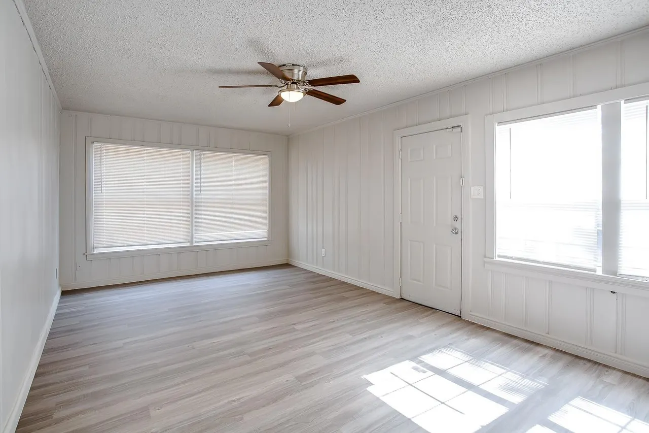 Photo 9 — 2208 20th Street Front, Lubbock, TX 79411