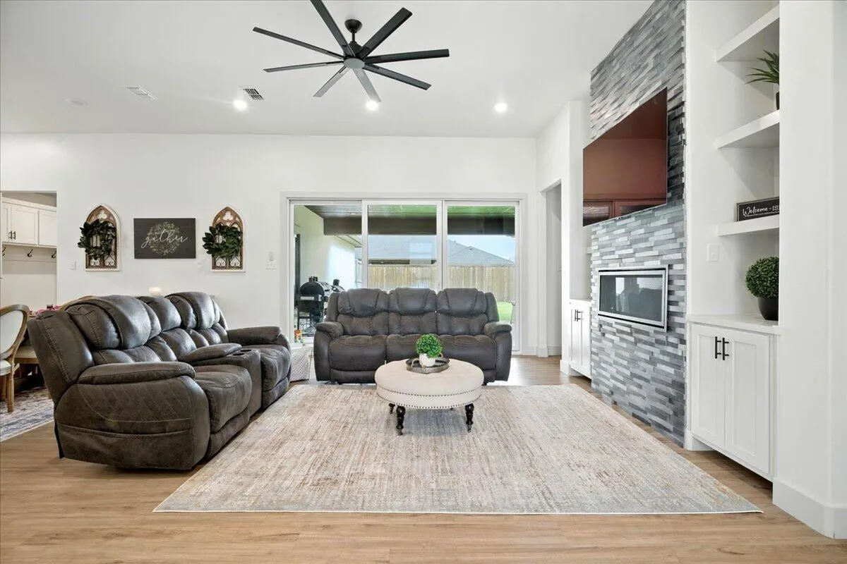 Photo 4 — 604 N 9th Street, Wolfforth, TX 79382