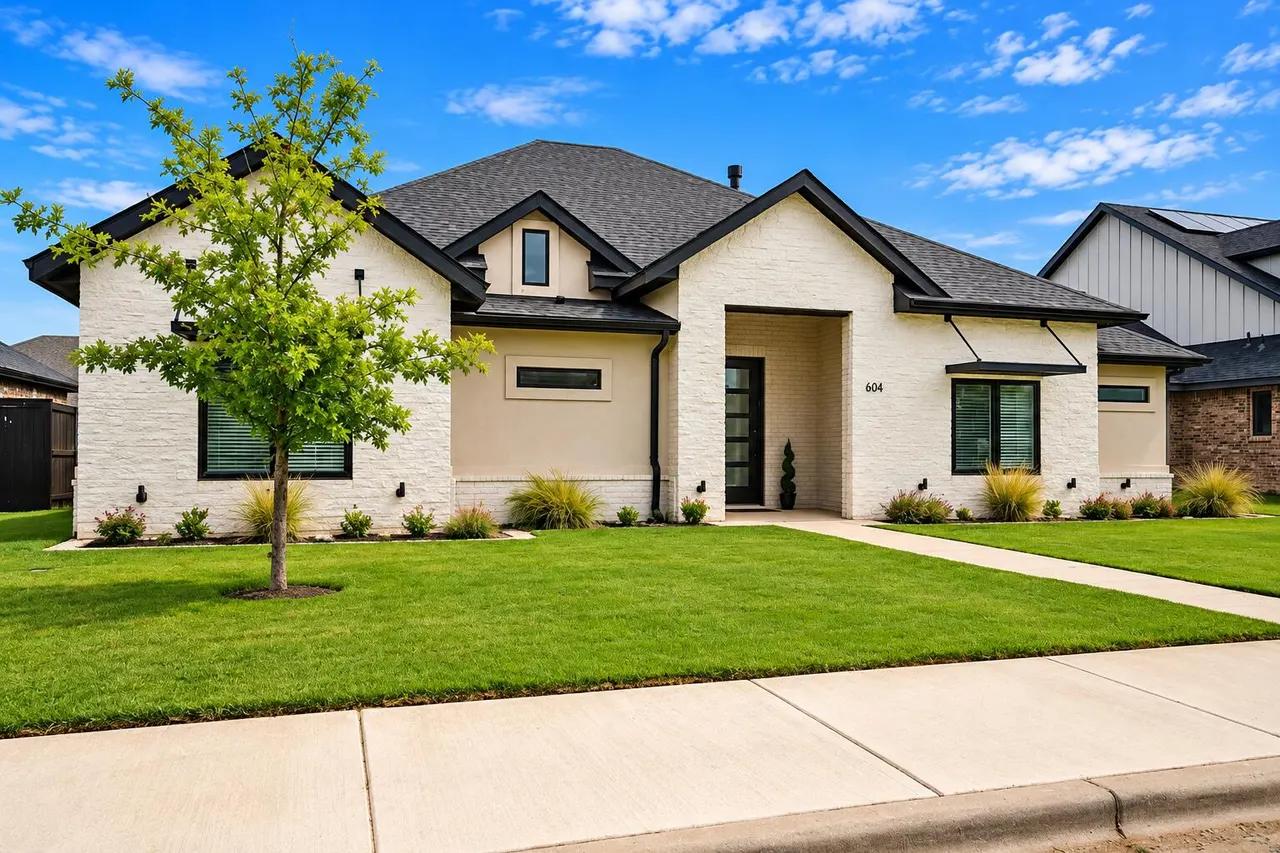 Photo 34 — 604 N 9th Street, Wolfforth, TX 79382