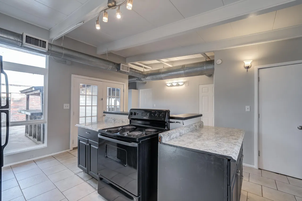 Photo 18 — 2105 57th Street, Lubbock, TX 79412