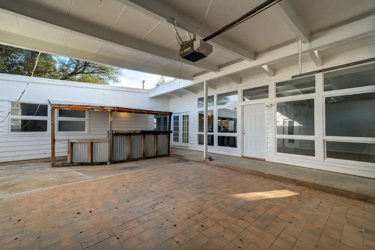 Photo 10 — 2105 57th Street, Lubbock, TX 79412