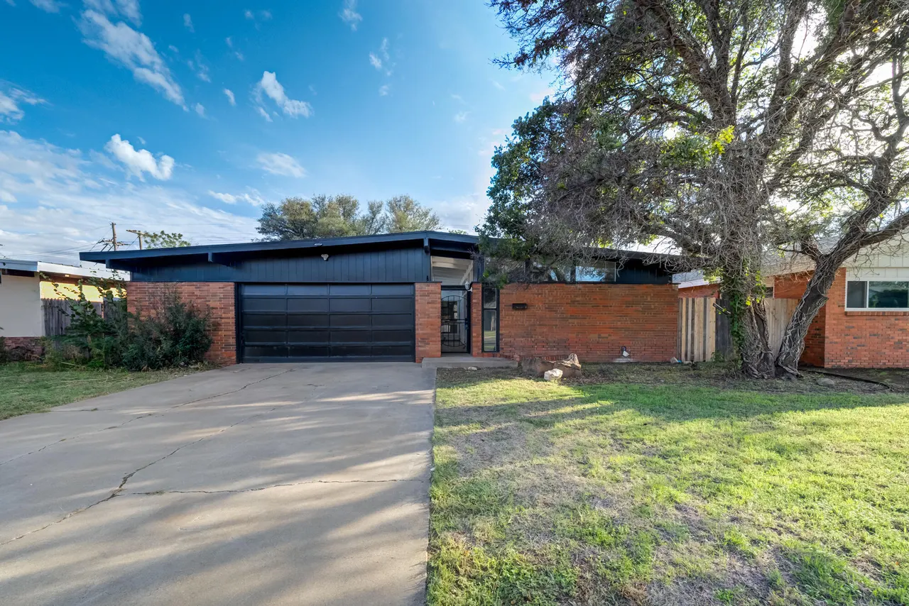 Photo 3 — 2105 57th Street, Lubbock, TX 79412