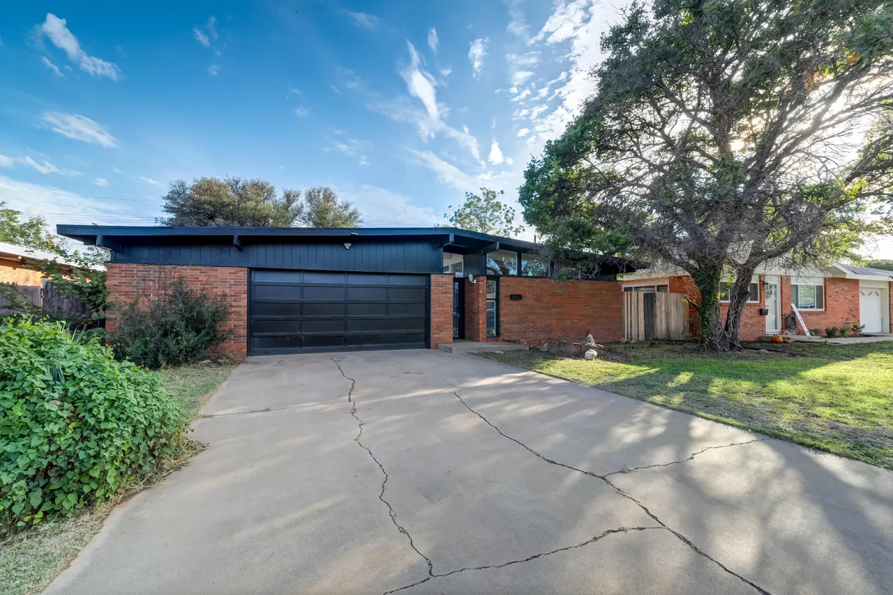Photo 2 — 2105 57th Street, Lubbock, TX 79412