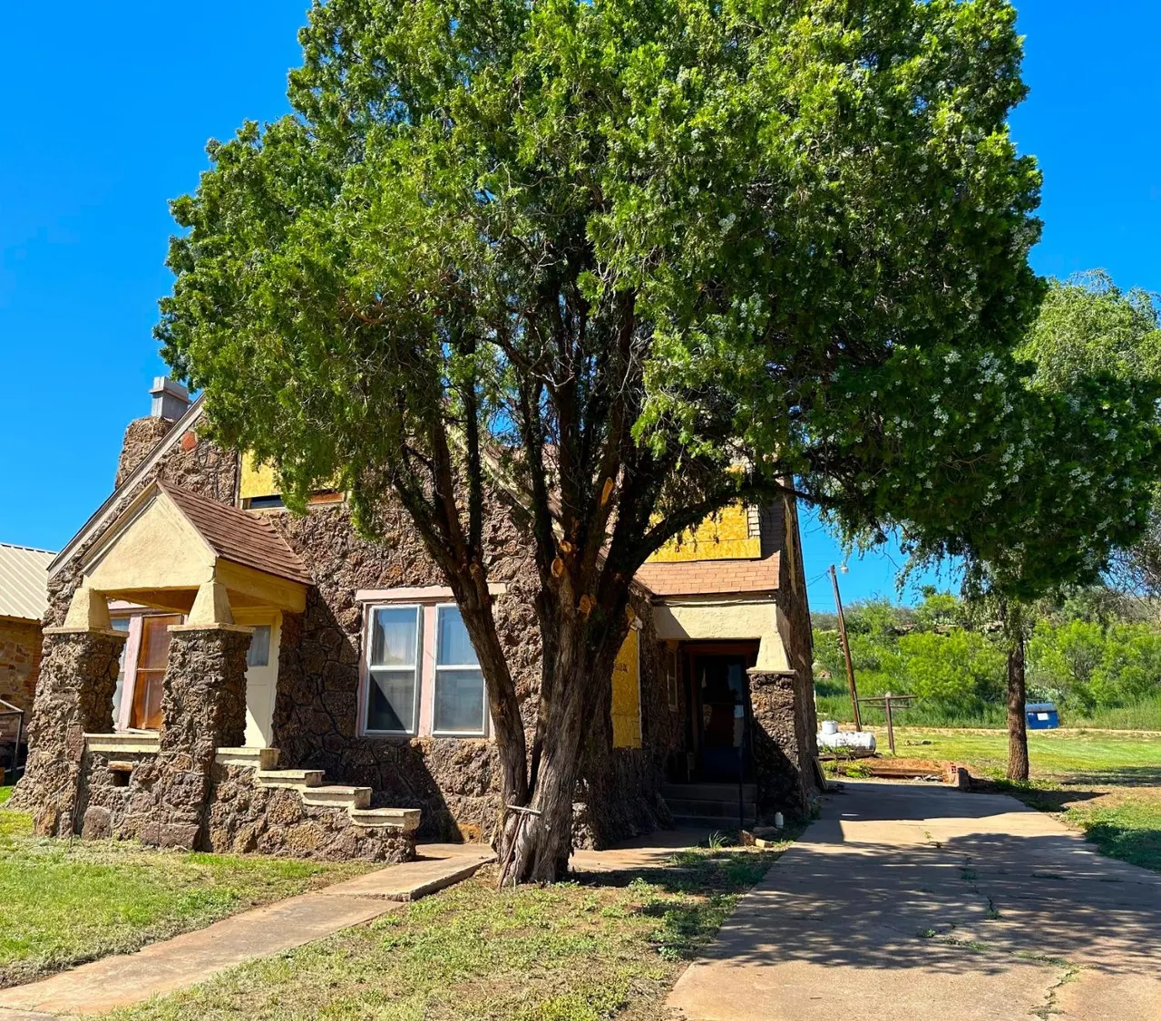 Photo 14 — 209 W Hill Street, Spur, TX 79370