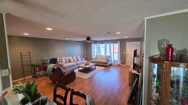 Photo 5 — 2110 39th Street, Lubbock, TX 79412