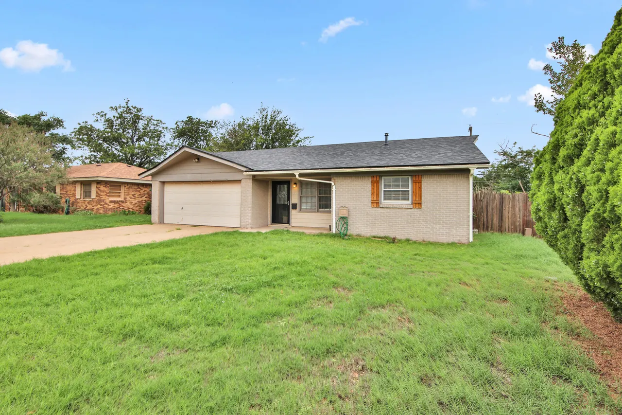 Photo 3 — 5108 45th Street, Lubbock, TX 79414
