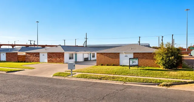 Photo 5 — 5610 Brownfield Drive, Lubbock, TX 79414