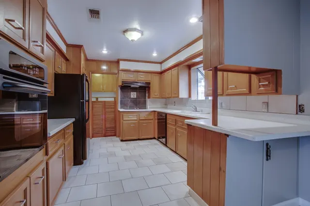 Photo 7 — 3608 43rd Street, Lubbock, TX 79413