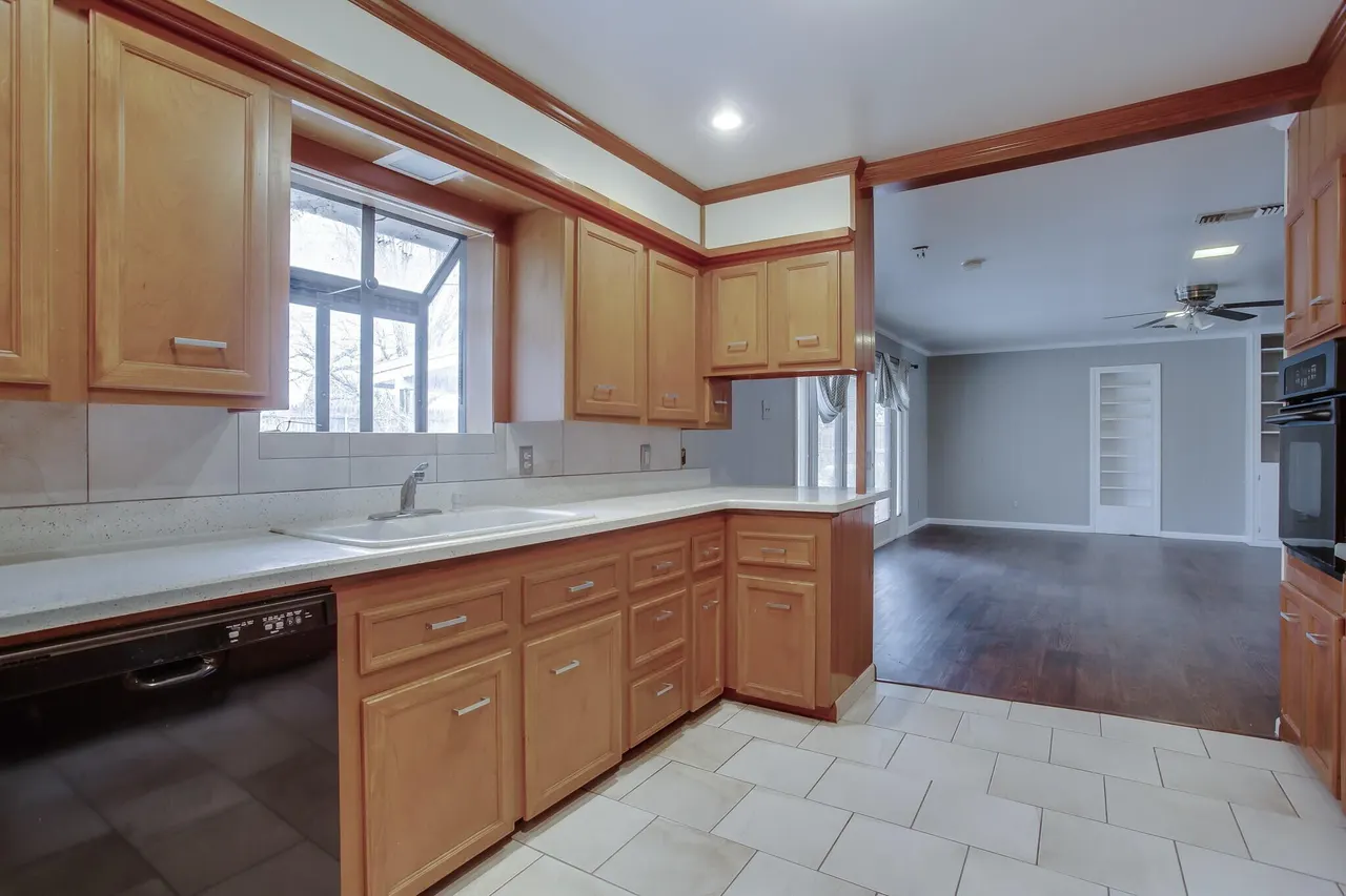 Photo 8 — 3608 43rd Street, Lubbock, TX 79413