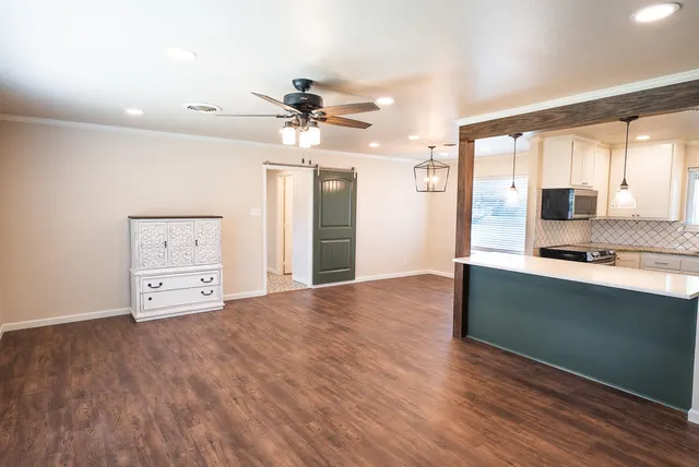 Photo 7 — 1304 8th Street, Shallowater, TX 79363