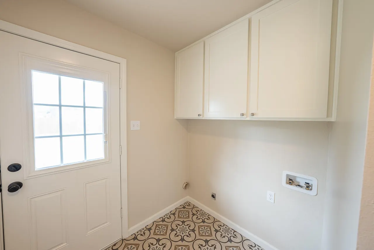 Photo 21 — 1304 8th Street, Shallowater, TX 79363