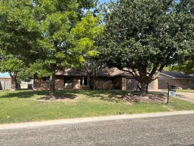 Photo 2 — 706 W 20th Street, Muleshoe, TX 79347