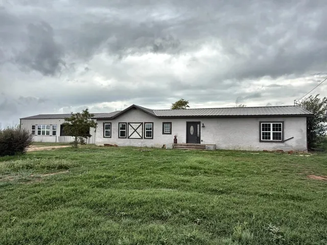Photo 3 — 5901 N County Road 3000, Lubbock, TX 79403