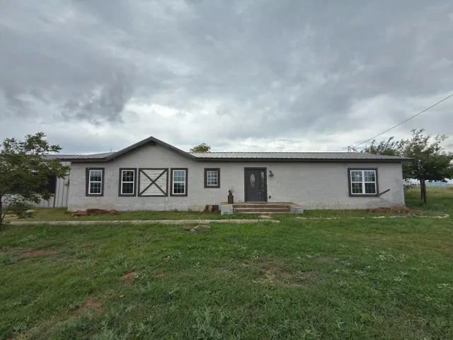 Photo 2 — 5901 N County Road 3000, Lubbock, TX 79403