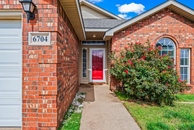 Photo 2 — 6704 89th Street, Lubbock, TX 79424