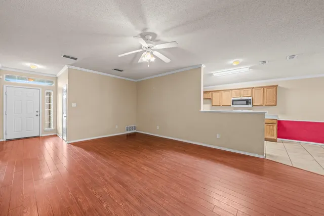 Photo 5 — 6704 89th Street, Lubbock, TX 79424
