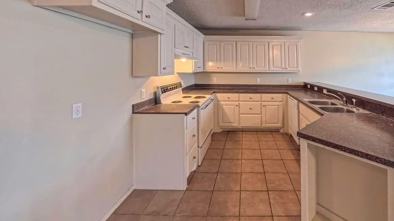 Photo 3 — 3102 110th Street B, Lubbock, TX 79423