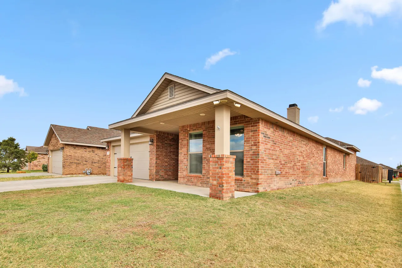 Photo 2 — 2911 Valencia Avenue, Lubbock, TX 79407