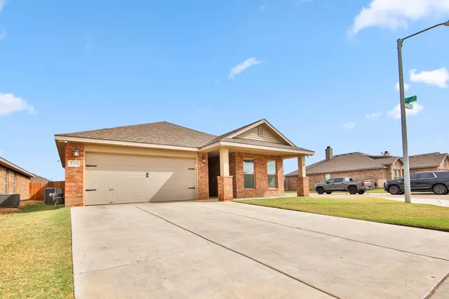 Photo 3 — 2911 Valencia Avenue, Lubbock, TX 79407
