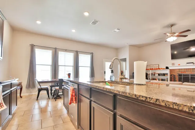 Photo 8 — 2911 Valencia Avenue, Lubbock, TX 79407