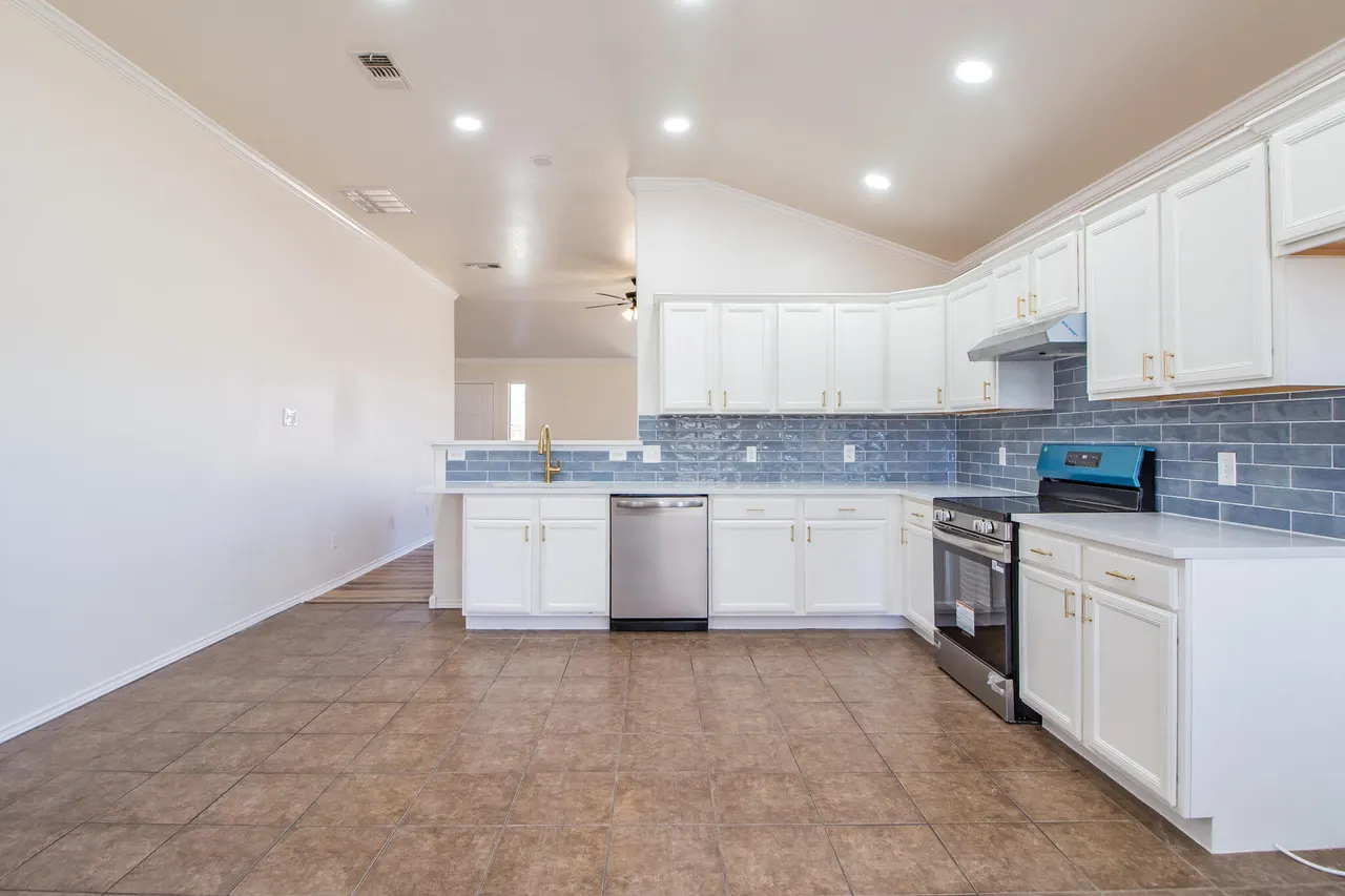 Photo 5 — 5733 106th Street, Lubbock, TX 79424