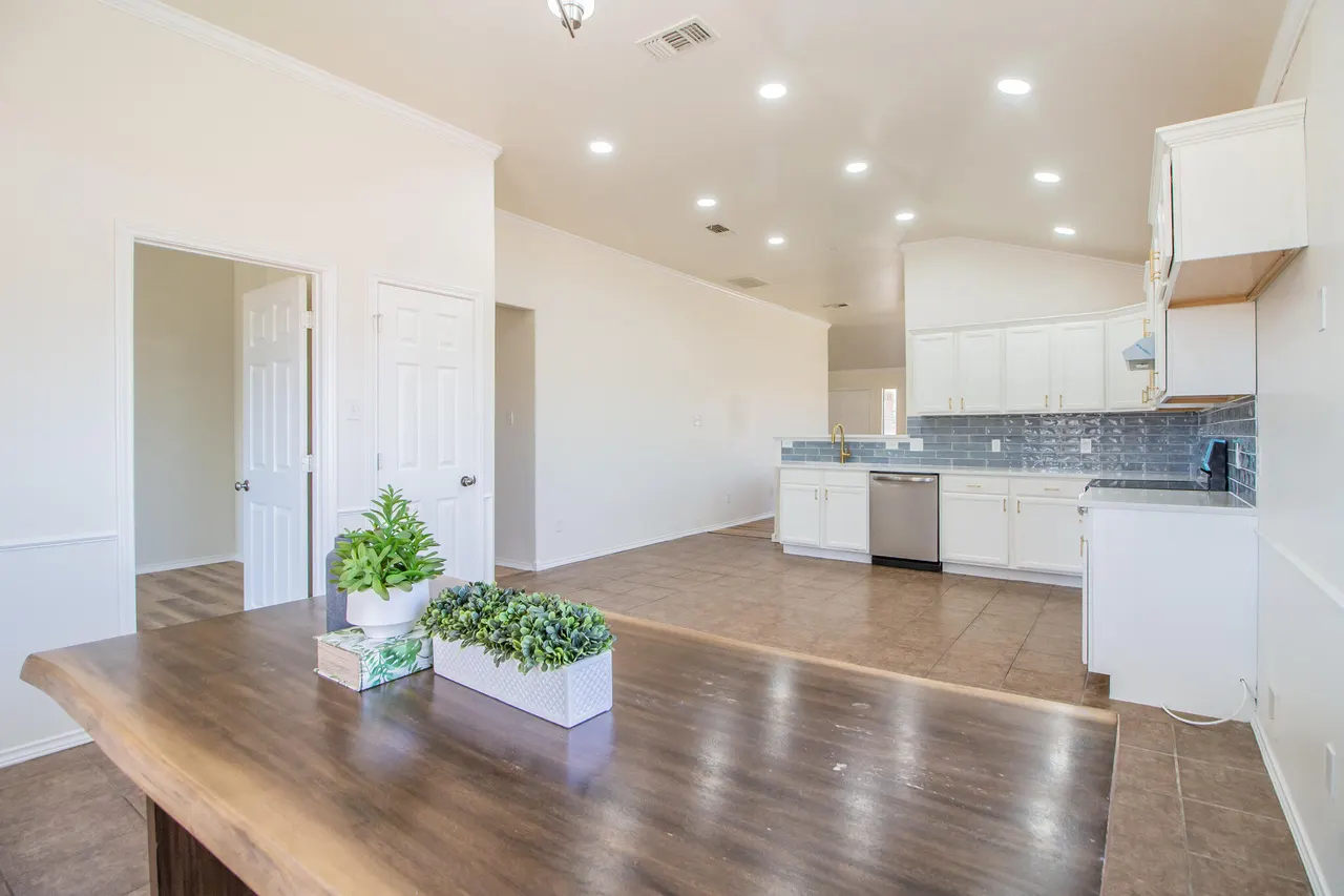 Photo 6 — 5733 106th Street, Lubbock, TX 79424