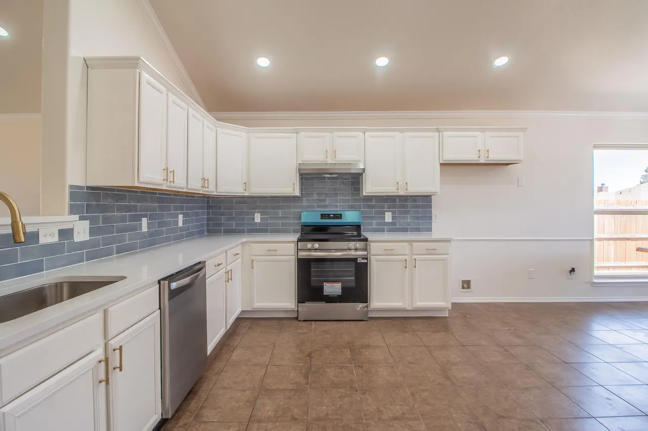 Photo 10 — 5733 106th Street, Lubbock, TX 79424