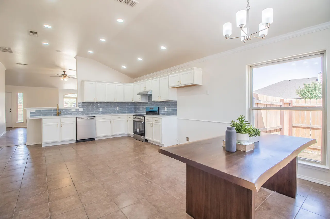 Photo 7 — 5733 106th Street, Lubbock, TX 79424