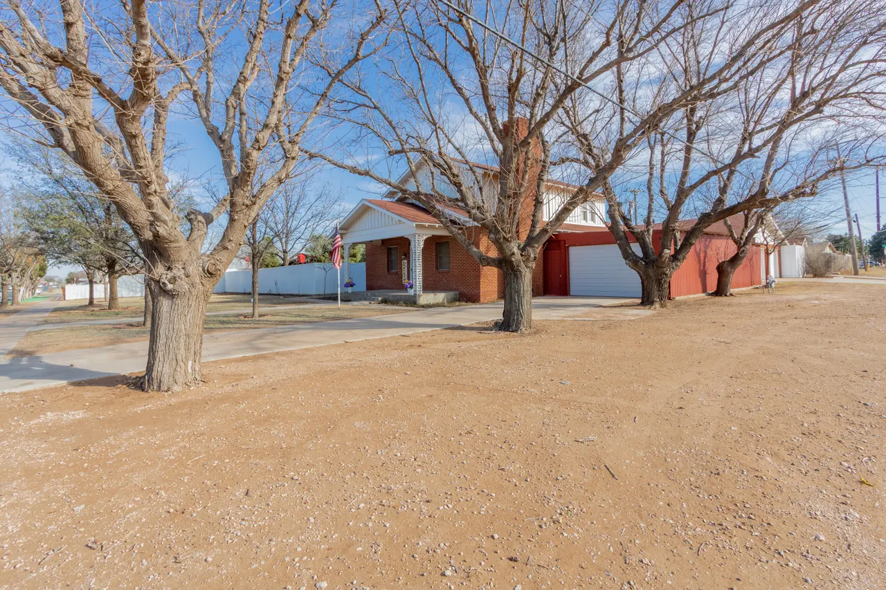 Photo 3 — 709 80th Street, Lubbock, TX 79404