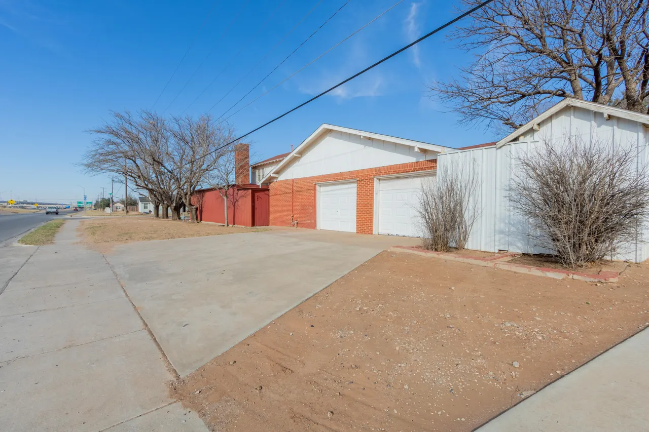Photo 5 — 709 80th Street, Lubbock, TX 79404