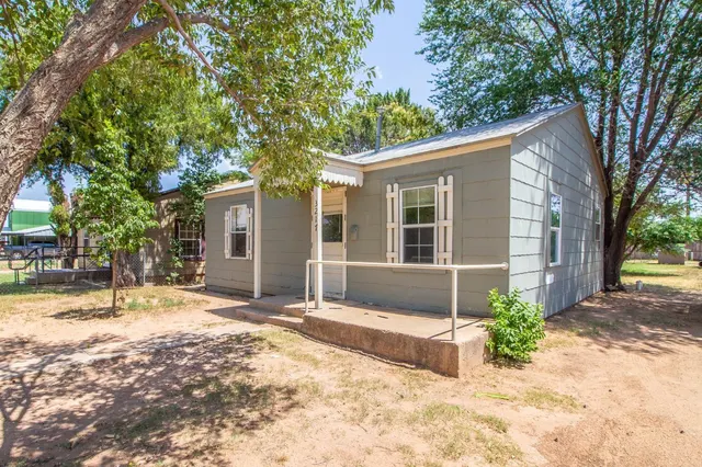 Photo 2 — 3217 Baylor Street, Lubbock, TX 79415
