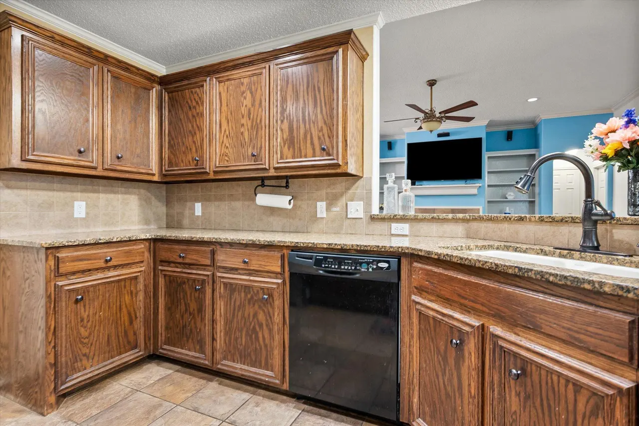 Photo 12 — 6116 100th Street, Lubbock, TX 79424