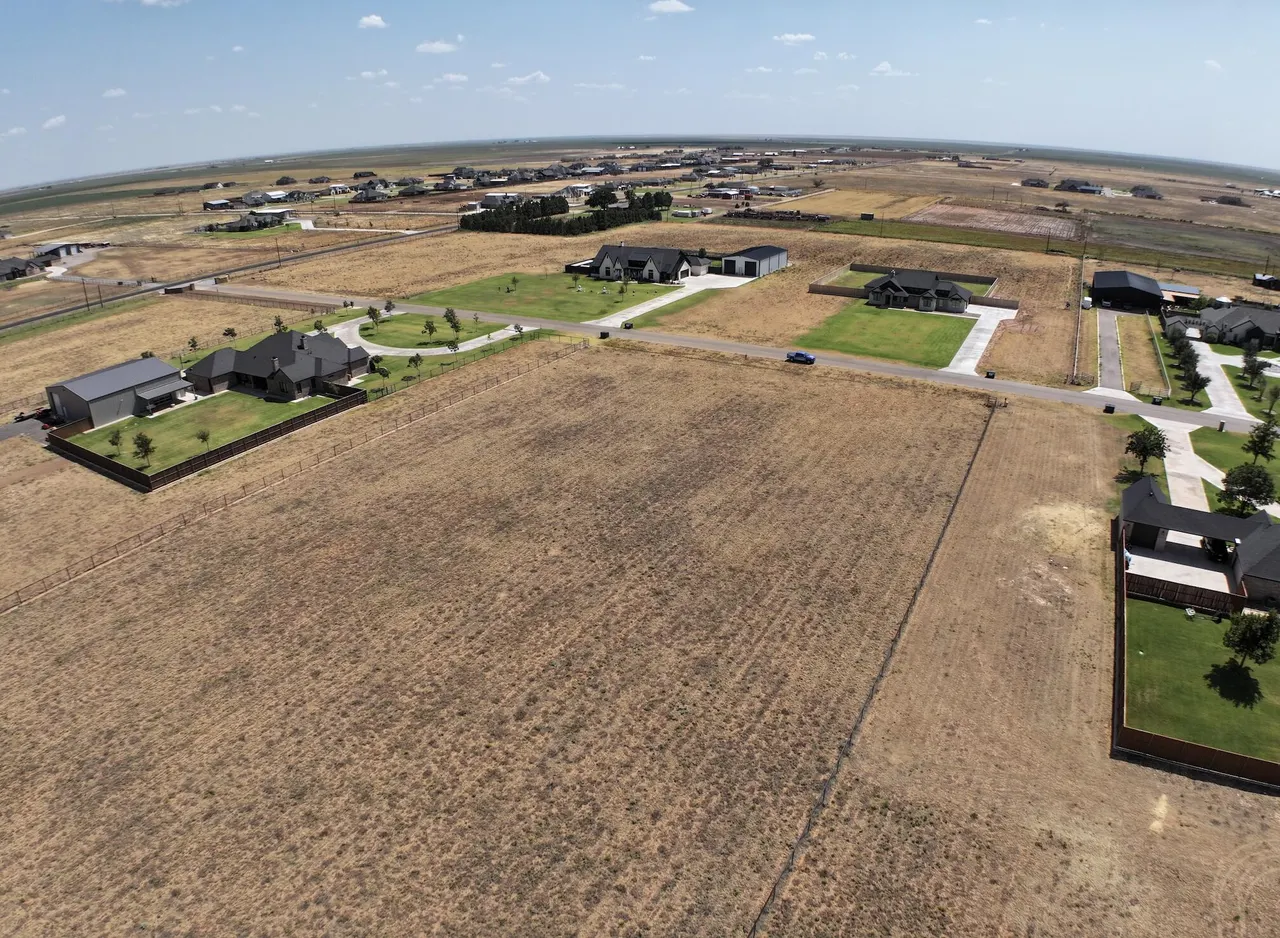 Photo 11 — 1138 Ranchland Circle, Tahoka, TX 79373