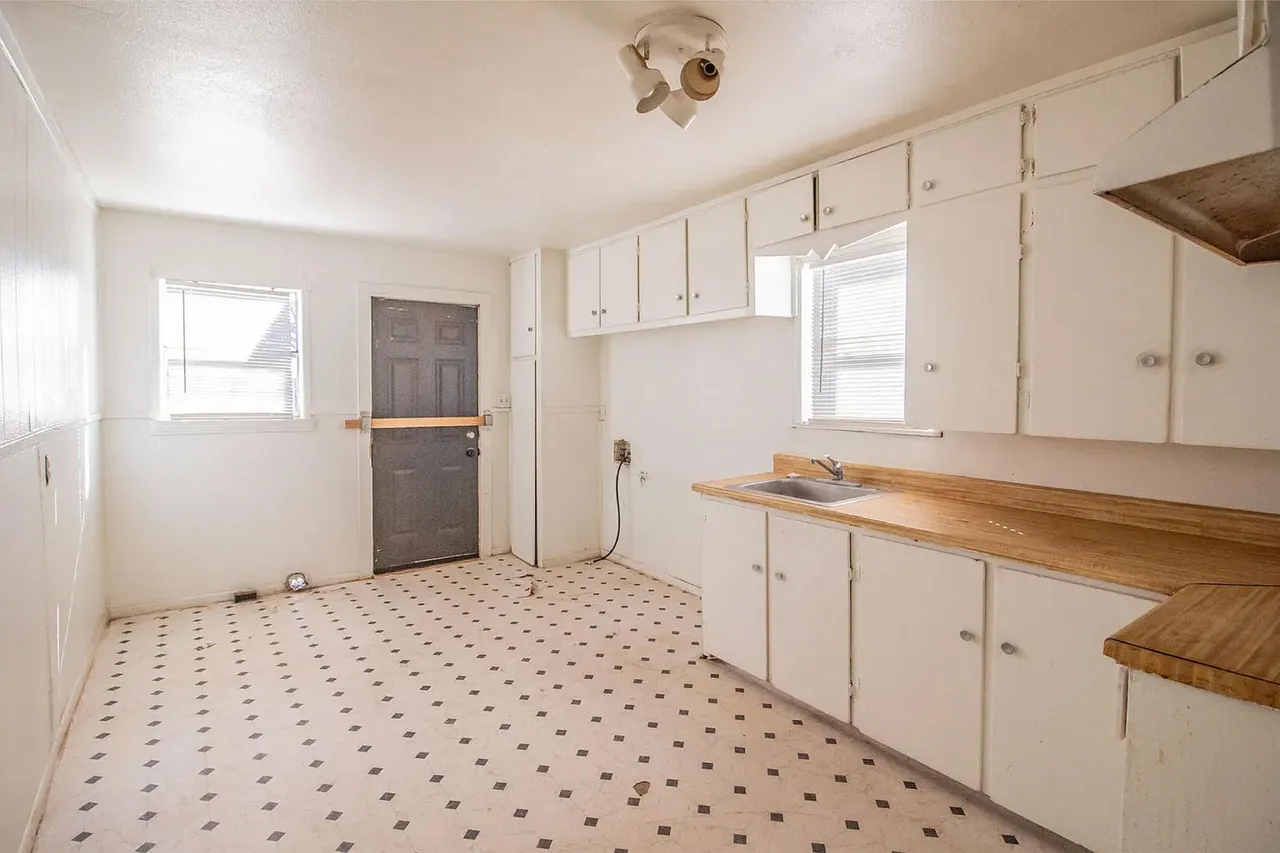 Photo 4 — 3219 Baylor Street, Lubbock, TX 79415