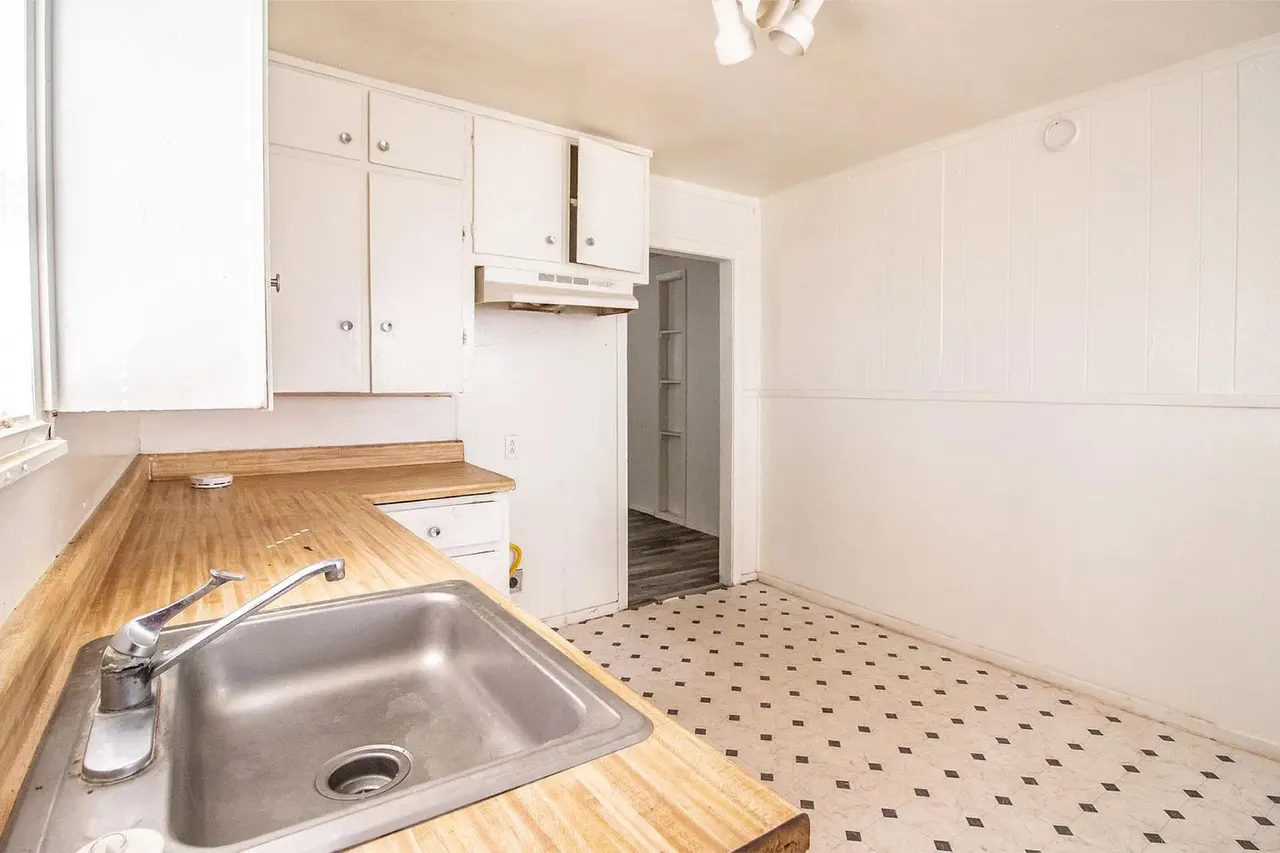 Photo 6 — 3219 Baylor Street, Lubbock, TX 79415