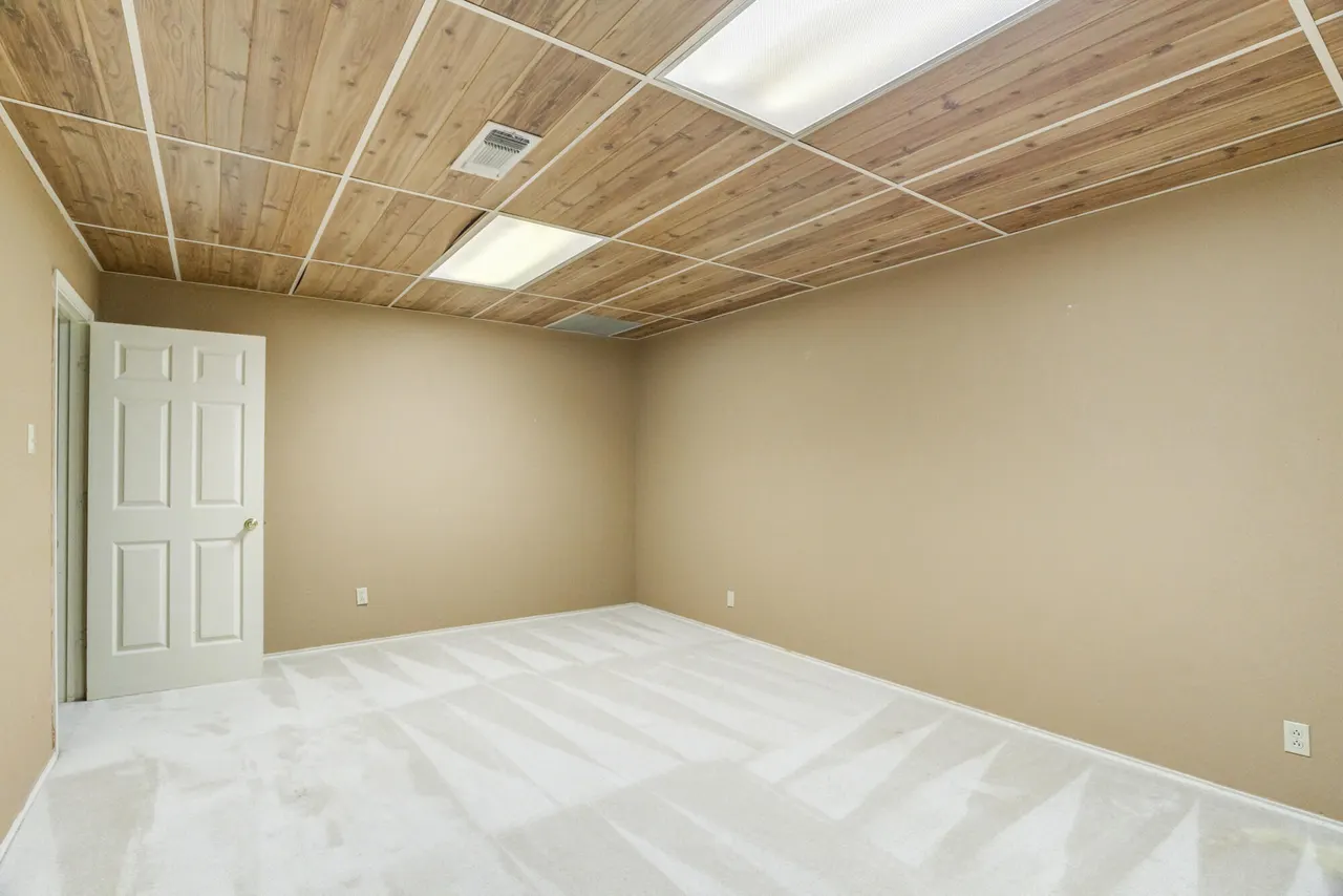 Photo 19 — 9604 Savannah Avenue, Lubbock, TX 79424