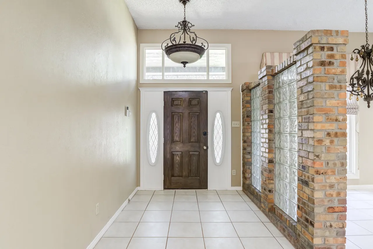 Photo 23 — 9604 Savannah Avenue, Lubbock, TX 79424
