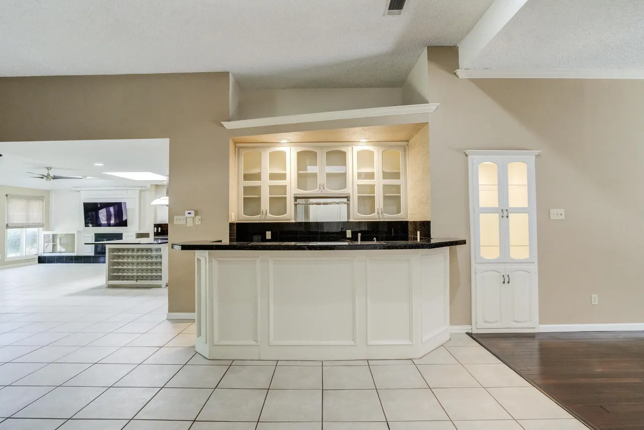 Photo 24 — 9604 Savannah Avenue, Lubbock, TX 79424