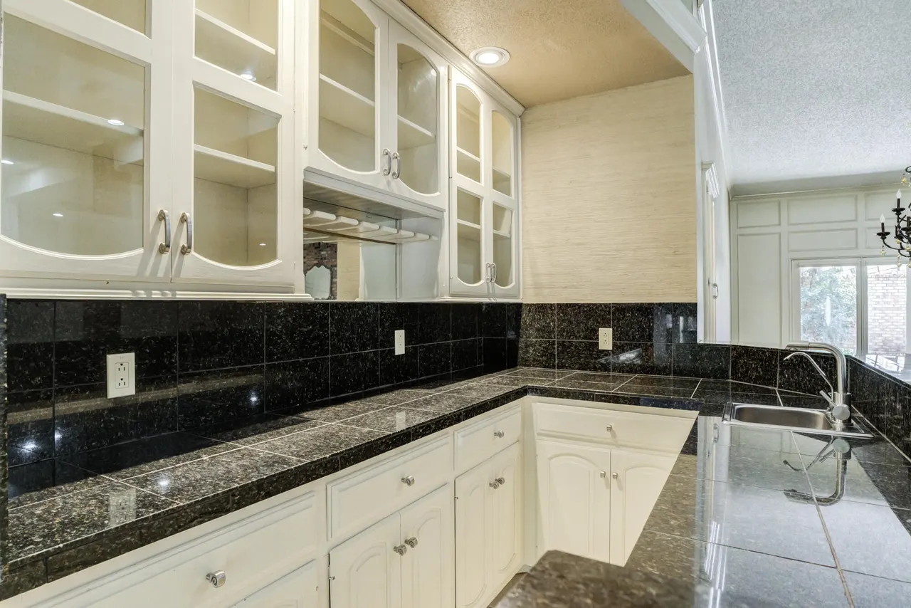 Photo 27 — 9604 Savannah Avenue, Lubbock, TX 79424